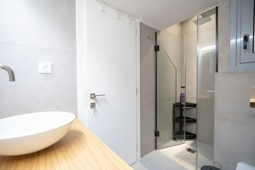 Piraeus Cozy Apartment For 4 Persons Pireu Exterior foto