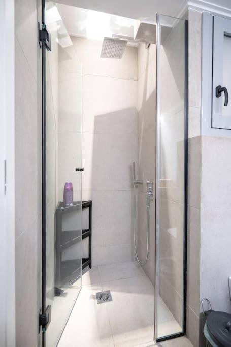 Piraeus Cozy Apartment For 4 Persons Pireu Exterior foto